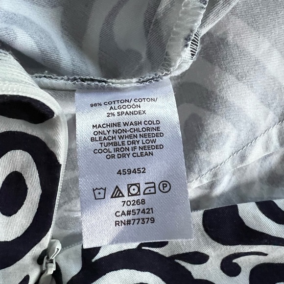 Ann Taylor Factory Skirt, Navy Blue and White abstract print, Size 8. - Picture 5 of 5